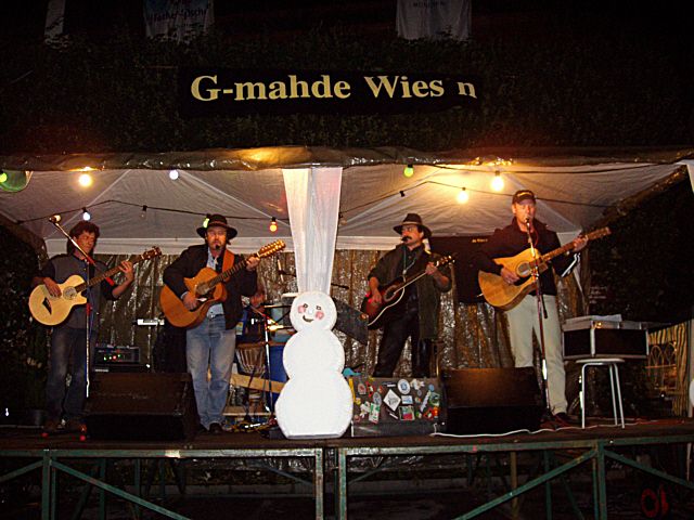 640x480 pixels (302K)