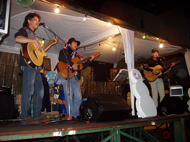 640x480 pixels (281K)