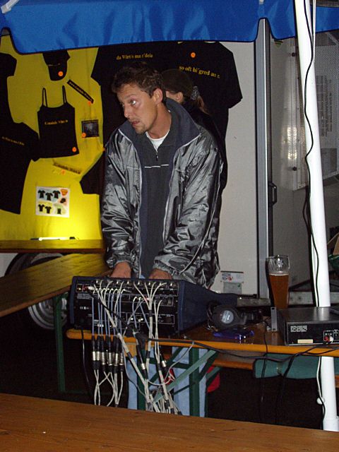 480x640 pixels (302K)