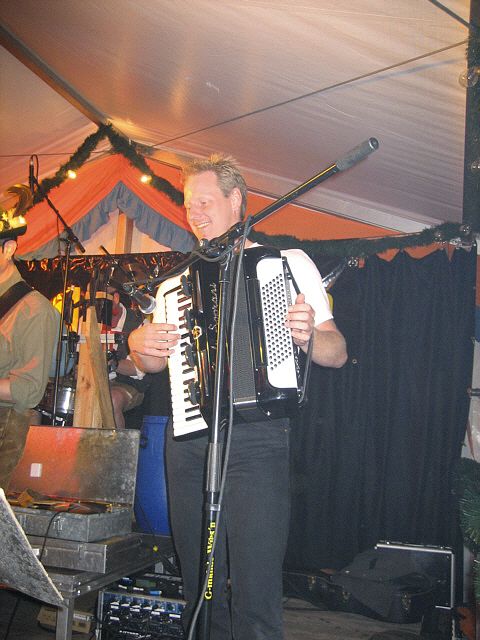 480x640 pixels (229K)