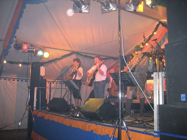 640x480 pixels (245K)