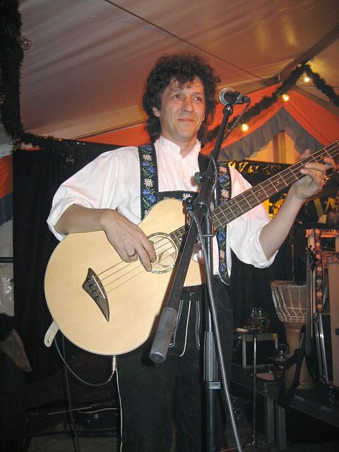 480x640 pixels (199K)