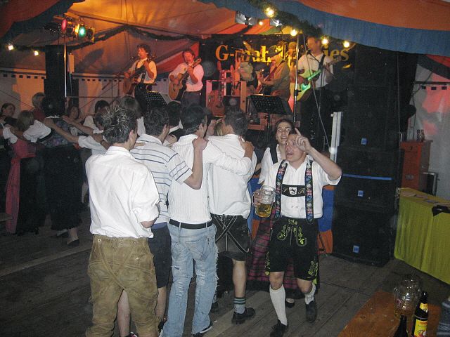 640x480 pixels (243K)