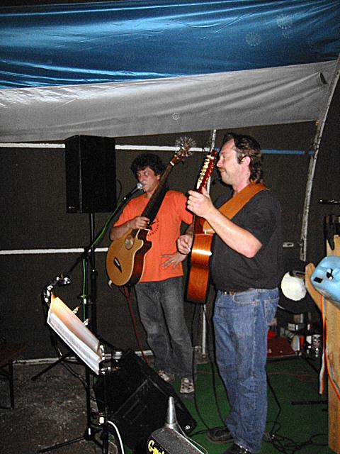 480x640 pixels (305K)