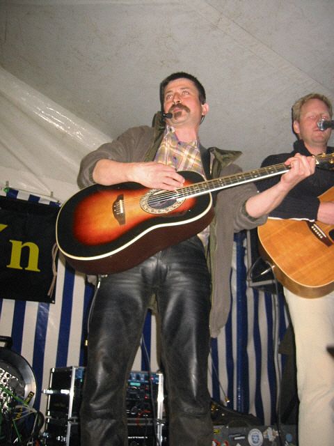 480x640 pixels (185K)