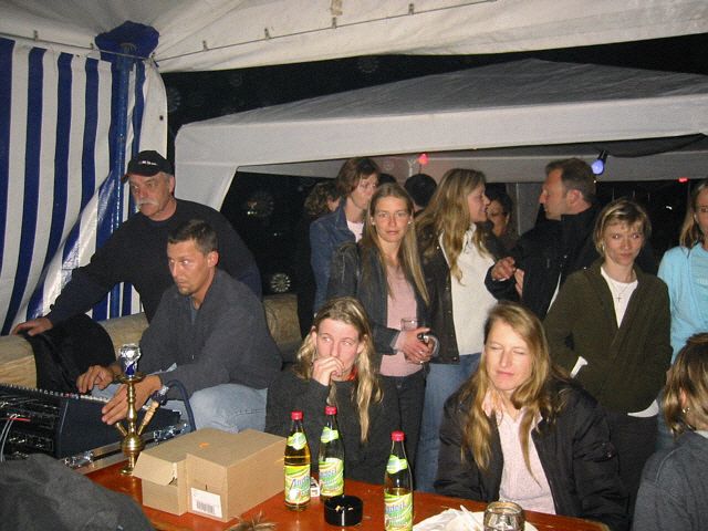 640x480 pixels (211K)