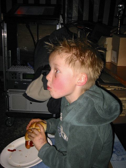 480x640 pixels (153K)