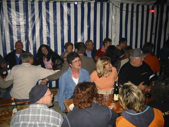 640x480 pixels (221K)