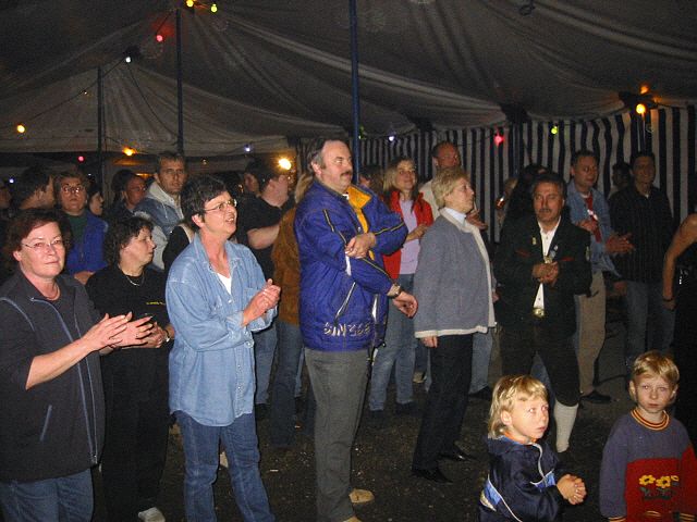 640x480 pixels (231K)