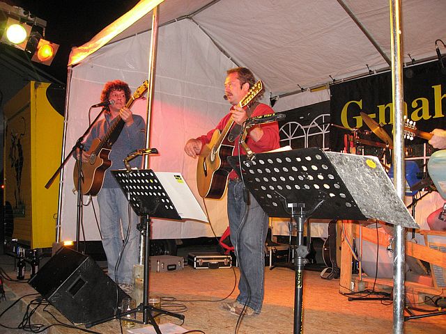 640x480 pixels (330K)