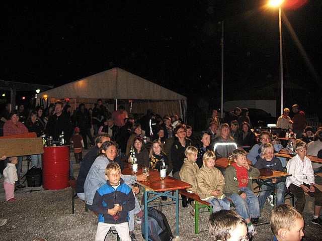 640x480 pixels (335K)