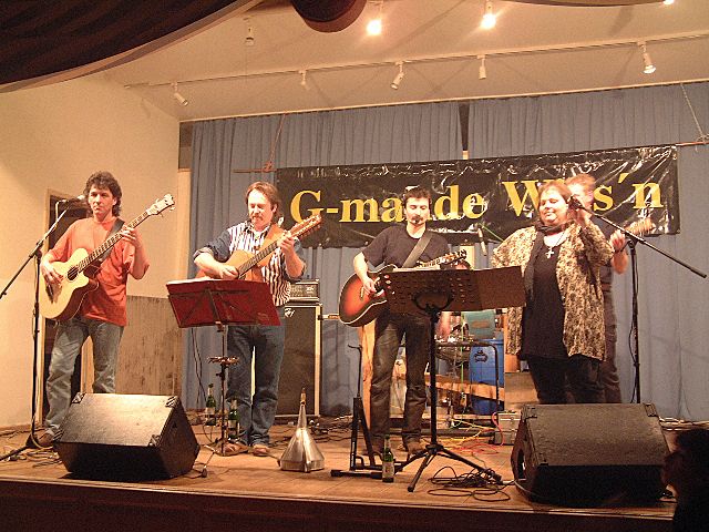 640x480 pixels (345K)