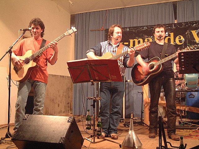 640x480 pixels (350K)