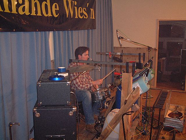 640x480 pixels (336K)