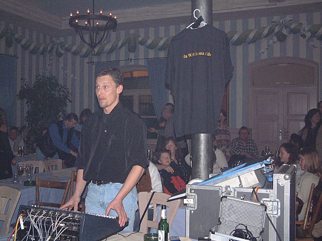 640x480 pixels (346K)