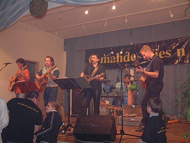 640x480 pixels (340K)