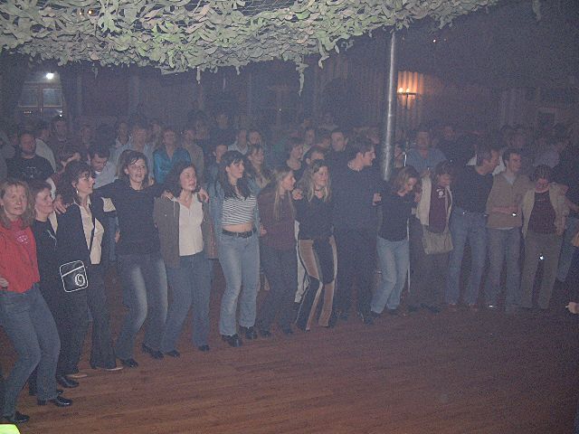 640x480 pixels (332K)