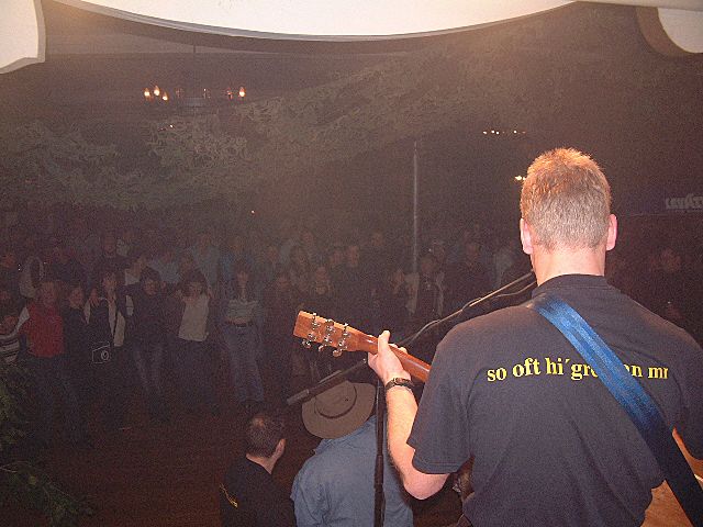 640x480 pixels (304K)