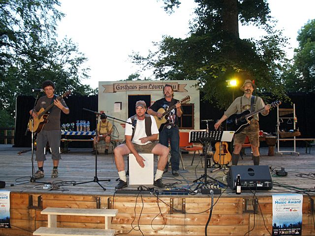 640x480 pixels (95K)