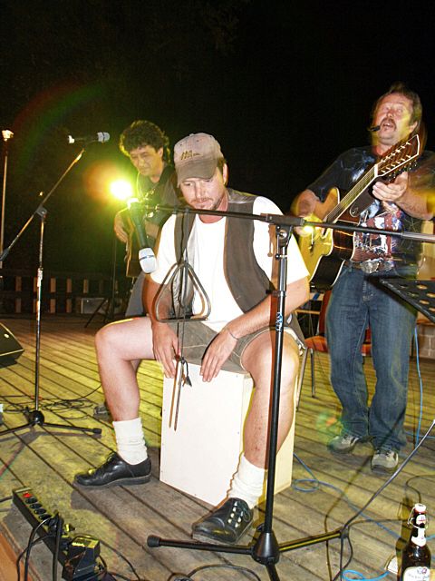 480x640 pixels (70K)