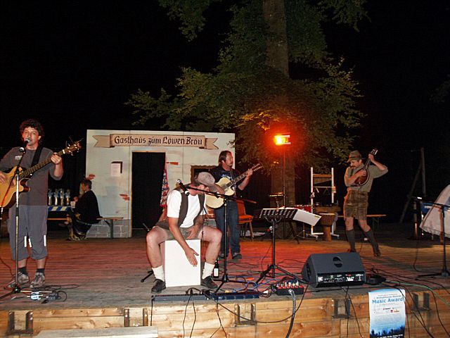 640x480 pixels (67K)