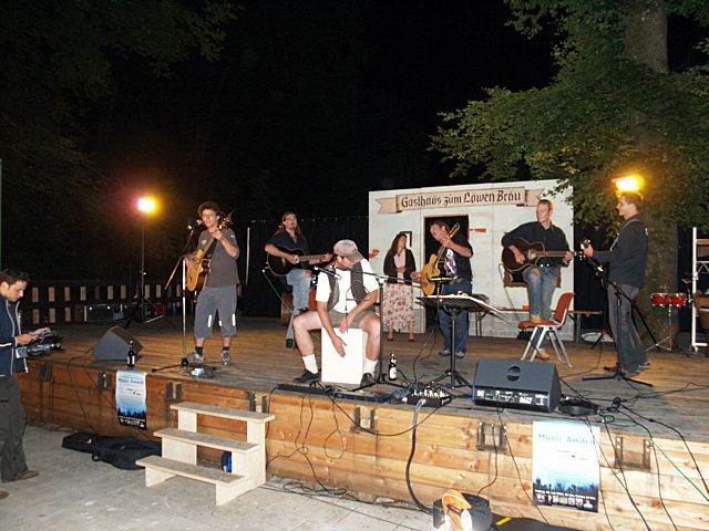 640x480 pixels (71K)