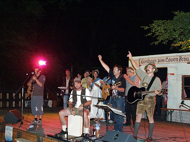 640x480 pixels (72K)