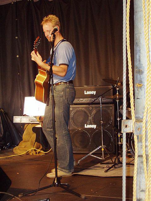 480x640 pixels (55K)