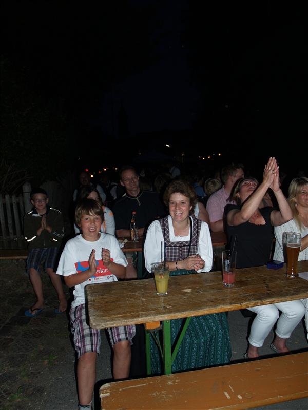 600x800 pixels (57K)