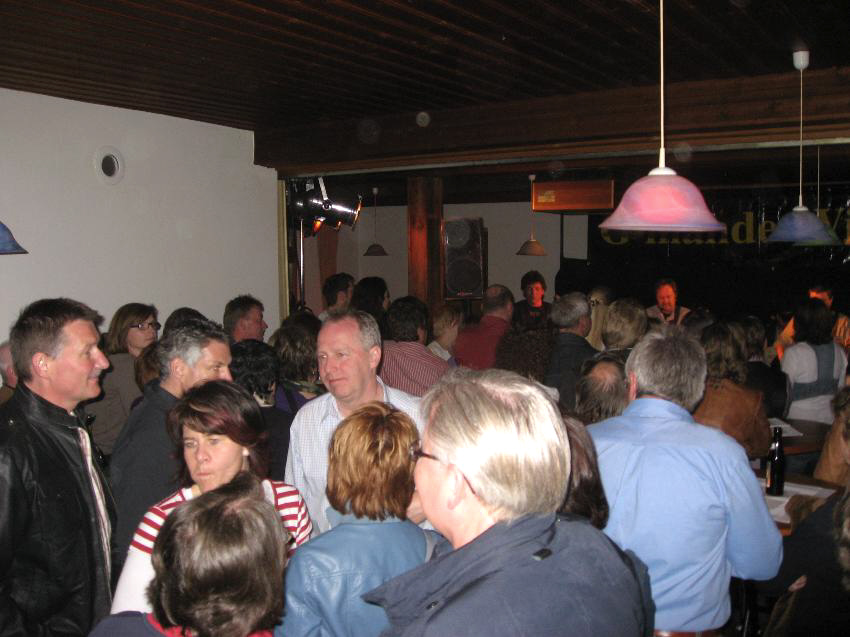 850x637 pixels (153K)