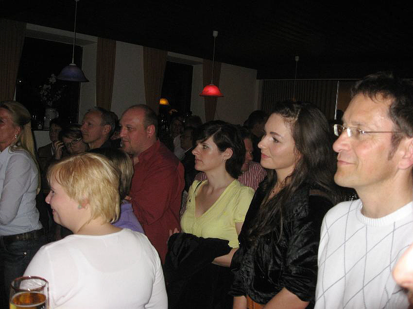 850x637 pixels (153K)