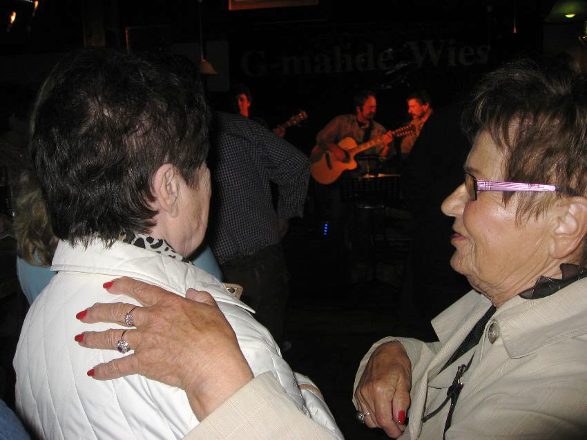 850x637 pixels (147K)