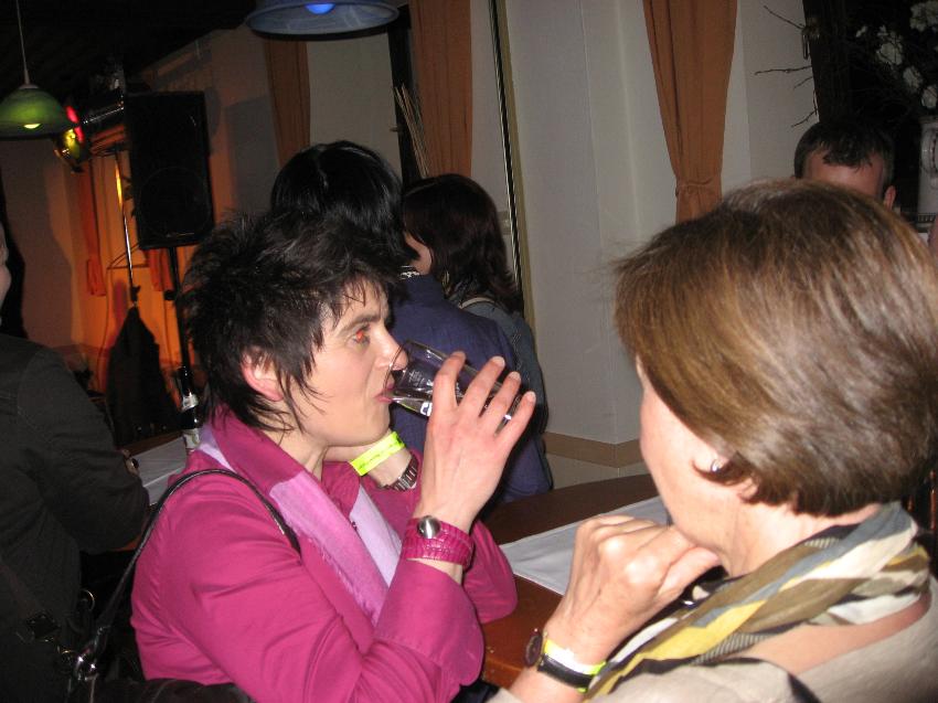 850x637 pixels (68K)