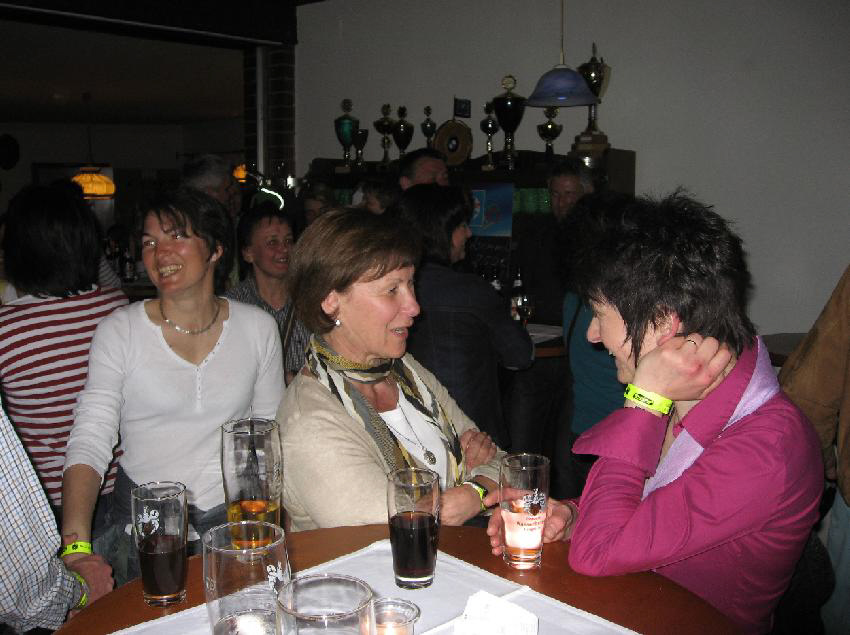 850x635 pixels (171K)