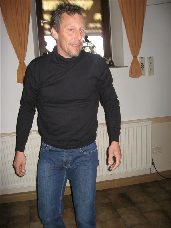 600x800 pixels (57K)