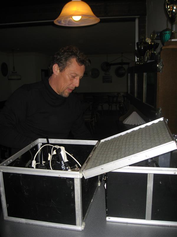 600x800 pixels (53K)