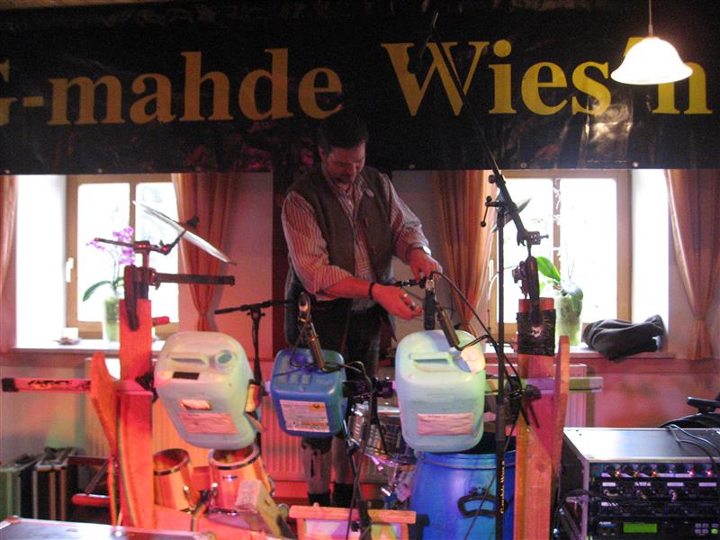 800x600 pixels (85K)