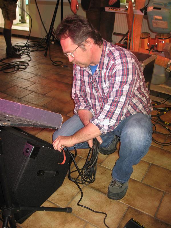 600x800 pixels (93K)