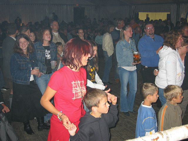 640x480 pixels (206K)