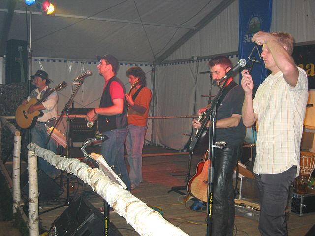 640x480 pixels (207K)