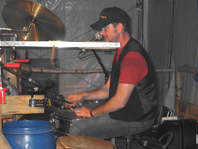 640x480 pixels (173K)