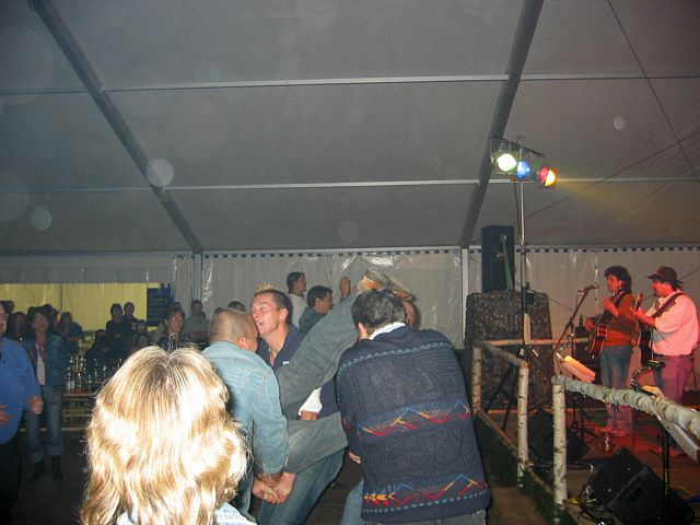 640x480 pixels (205K)