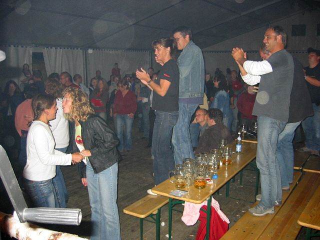 640x480 pixels (215K)