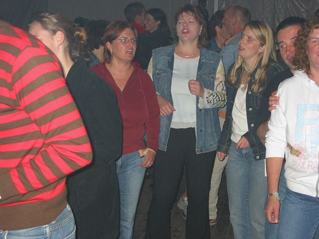 640x480 pixels (194K)