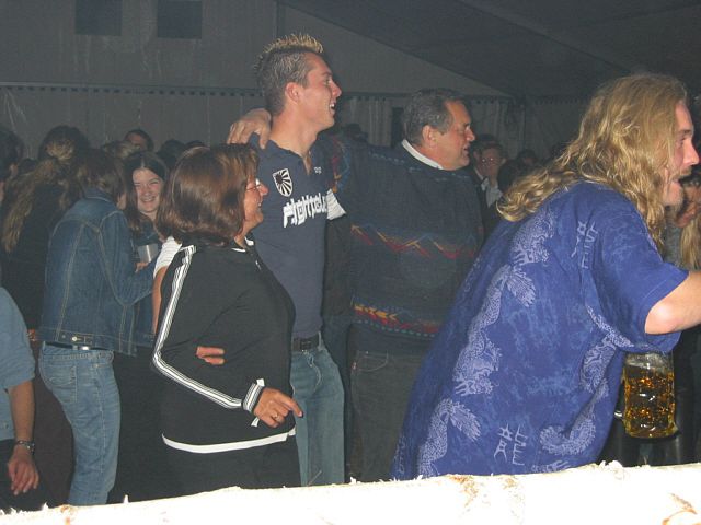 640x480 pixels (186K)