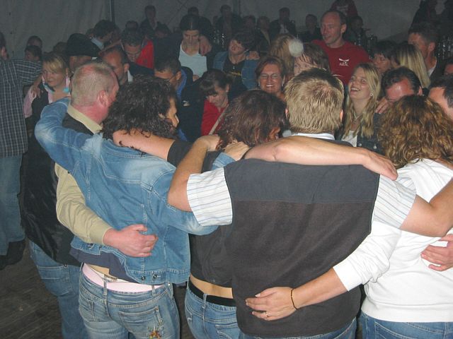 640x480 pixels (206K)