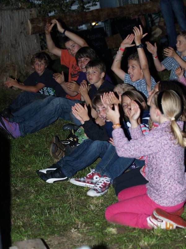 600x800 pixels (89K)