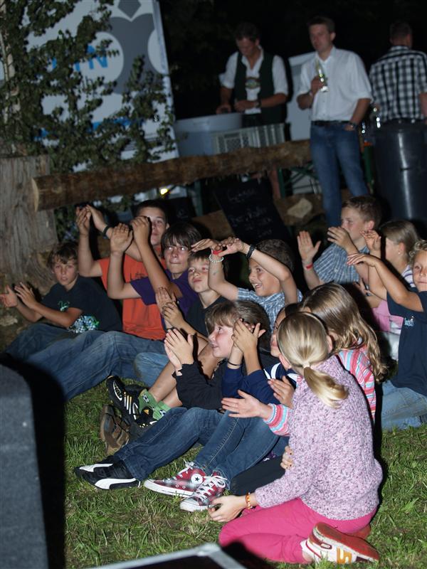 600x800 pixels (97K)