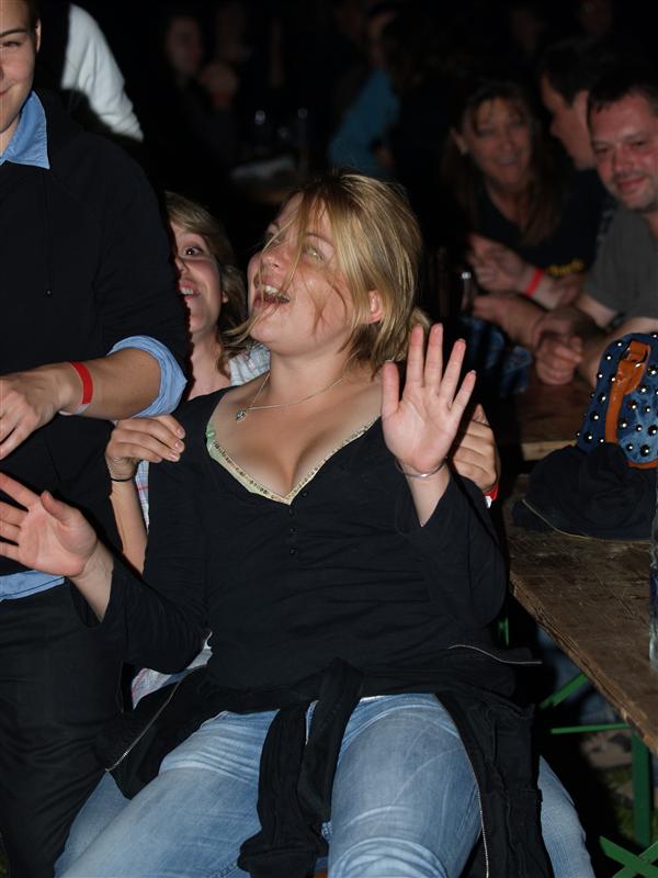 600x800 pixels (61K)