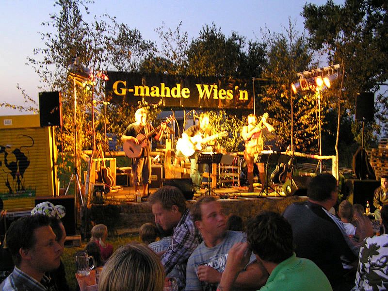 800x600 pixels (140K)